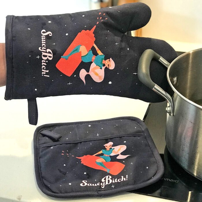 Saucy Bitch - Oven Mitt and Pot Holder Set - Image 4
